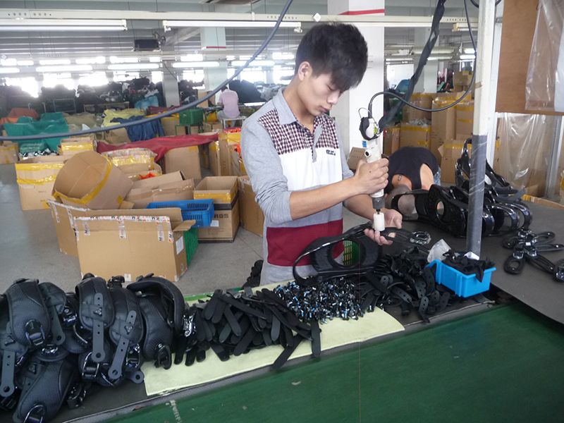 模具（jù）車間